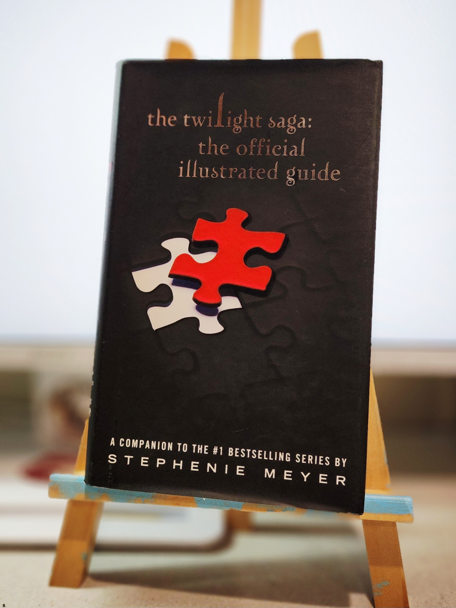 The Twilight Saga: The Official Illustrated Guide